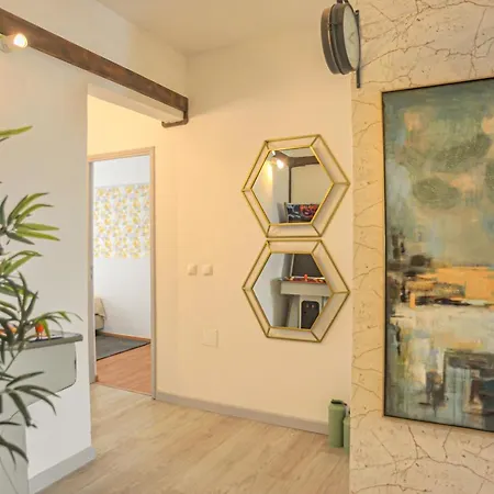 Apartment Downtown Modern 8 Bedroom - Marques De Pombal