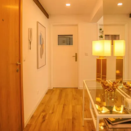Downtown Modern 8 Bedroom - Marques De Pombal Apartmán *